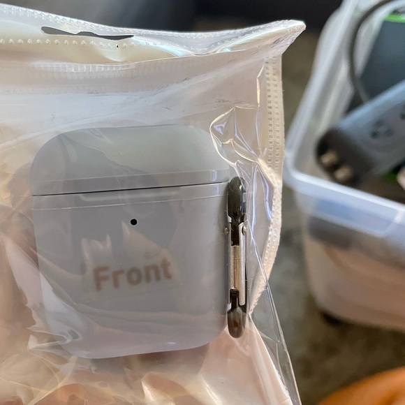 BNWT AirPods case - Picture 1 of 2
